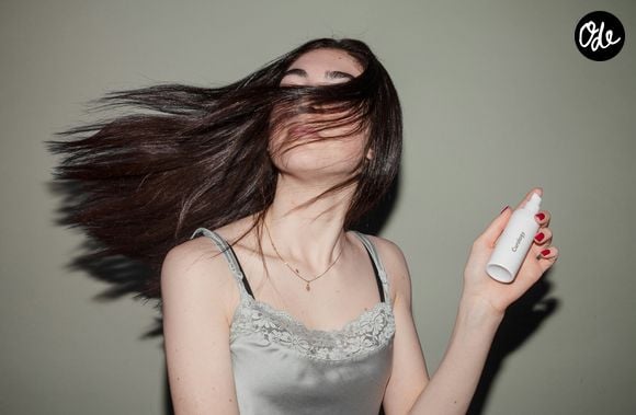 Les traits du visage peuvent paraître plus marqués et moins doux.