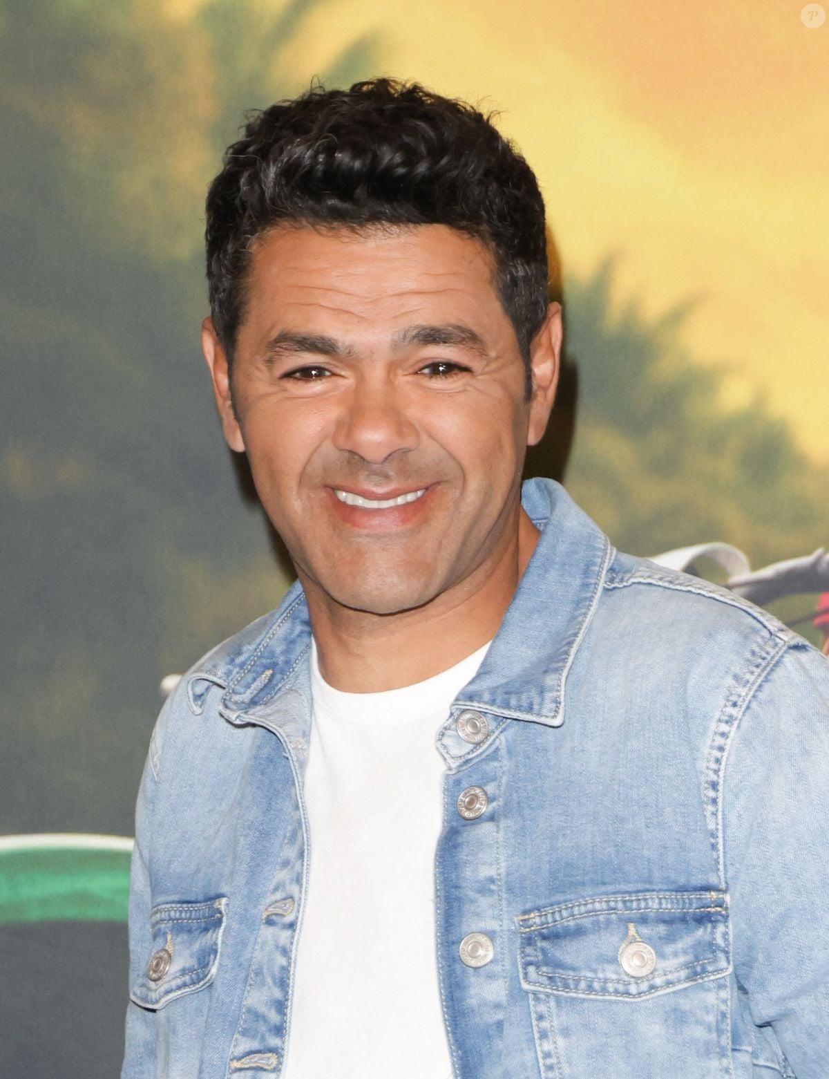 Jamel Debbouze, capitaine de la Bande à Jamel dans Une famille en or