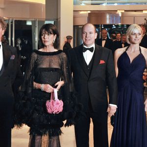 Ernst August de Hanovre, la Princesse Caroline de Monaco, le Prince Albert II de Monaco, Charlene Wittstock et la Baronne Ann Elisabeth de Massy assistent au Bal de la Rose 2008 'Movida' qui s'est tenu au Sporting de Monaco à Monte Carlo, Monaco, le 29 mars 2008. Photo par Lionel Bernardi/Pool/ABACAPRESS.COM