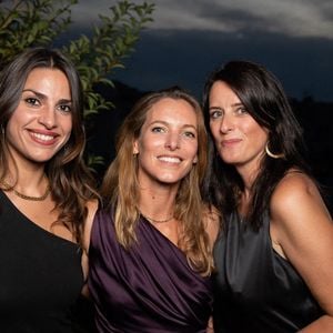 Malgré tout, elle se reprend : "Je suis une bonne comédienne."

Roxane Turmel, Elodie Varlet, Anne Décis - Personnalités lors du dîner de lancement du sac LOUMI par la maison Floriane Studio, à l'occasion de la fashion week de Paris. Le 27 septembre 2023