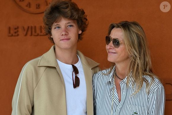 C'est une maman aux petits soins

Roman Lavoine et Sarah Poniatowski posant au Village de Roland Garros le 01 juin 2025 à Paris, France. Photo ABACAPRESS.COM