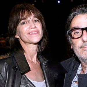 Charlotte Gainsbourg et Yvan Attal - La grande conférence du collectif
agir ensemble présente "Solitude d'Israël", le livre de Bernard-Henri Lévy à la salle Pleyel à Paris le 19 mars 2024. © Cédric Perrin / Bestimage