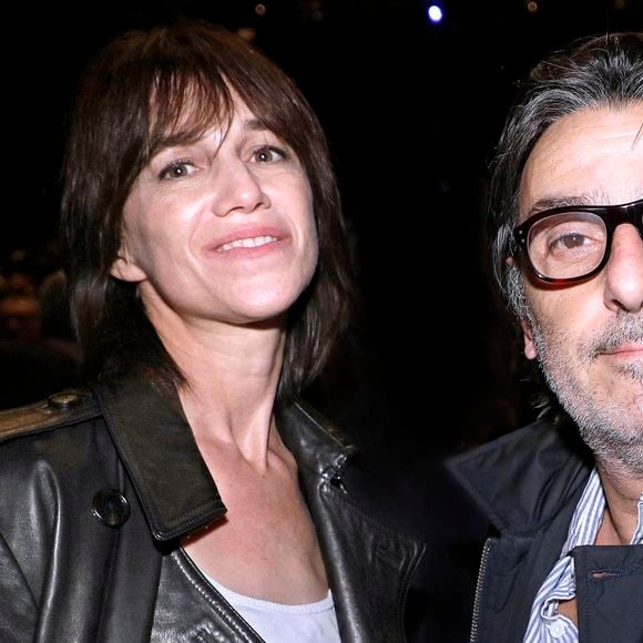 Charlotte Gainsbourg et Yvan Attal - La grande conférence du collectif
agir ensemble présente "Solitude d'Israël", le livre de Bernard-Henri Lévy à la salle Pleyel à Paris le 19 mars 2024. © Cédric Perrin / Bestimage