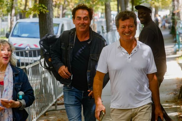 Les chevaliers du fiel, Éric Carrière et Francis Ginibre, arrivant à l'enregistrement de l'émission de rentrée de "Vivement Dimanche" présentée par M. Drucker au Studio Gabriel à Paris, France, le 22 août 2023
Christophe Clovis / Bestimage