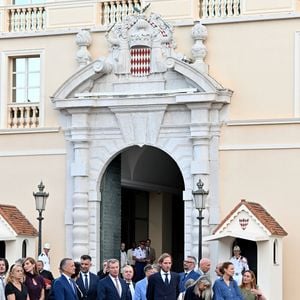 Le prince Albert II de Monaco, la princesse Charlène de Monaco, le prince héréditaire Jacques de Monaco, marquis des Baux, la princesse Gabriella de Monaco, comtesse de Carladès, lors de la célébration de la fête de la Saint Jean sur la Place du Palais princier de Monaco, le 23 juin 2026. La Saint Jean est à l'origine une fête païenne puis chrétienne. Pour les païens, c'était une fête qui célébrait les moissons. Une fois christianisée, cette fête est devenue celle du solstice d'été et donc la fête de la lumière. © Bruno Bebert / Bestimage