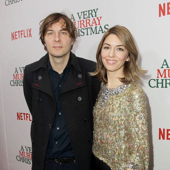 Thomas Mars et Sofia Coppola ont passé le confinement dans leur maison secondaire au Belize.

Thomas Mars et Sofia Coppola (réalisatrice) assistent à la projection sur tapis rouge de l'émission spéciale de Noël originale Netflix "A Very Murray Christmas" au Paris Theater de New York, NY, États-Unis, le 2 décembre 2015. Photo de Marion Curtis pour NETFLIX /Startraks/ABACAPRESS.COM