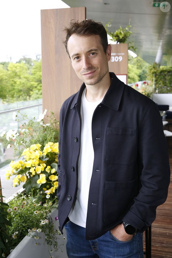 Exclusif - Hugo Clément (Journaliste) au déjeuner dans la loge de France TV lors des Internationaux de France de Tennis de Roland Garros 2024 - Jour 6 à Paris, France, le 31 mai 2024. © Bertrand Rindoff/Bestimage