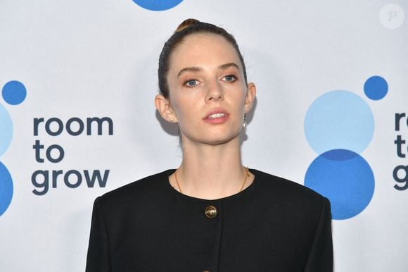 Maya Thurman Hawke au photocall du gala du 25ème anniversaire de "Room To Grow" au Ziegfeld Ballroom de New York City, New York, Etats-Unis, le 25 octobre 2023. Photo par STARMAX / BESTIMAGE