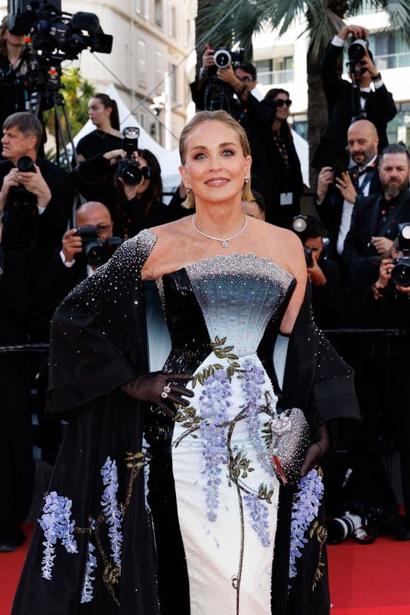Sharon Stone - Montée des marches du film " Fjord " lors du 79ème Festival International du Film de Cannes, le 18 mai 2026. © Jacovides-Moreau / Bestimage