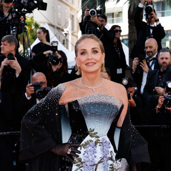 Sharon Stone - Montée des marches du film " Fjord " lors du 79ème Festival International du Film de Cannes, le 18 mai 2026. © Jacovides-Moreau / Bestimage