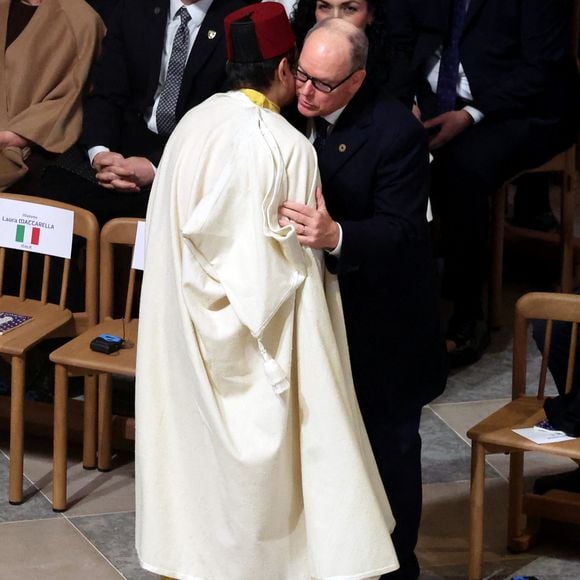 Son mari le prince Albert était absent, pris par la réouverture de la cathédrale Notre-Dame de Paris

Moulay Rachid et le prince Albert II de Monaco - Cérémonie de réouverture de la cathédrale Notre-Dame de Paris, le 7 décembre 2024.
© Dominique Jacovides / Bestimage