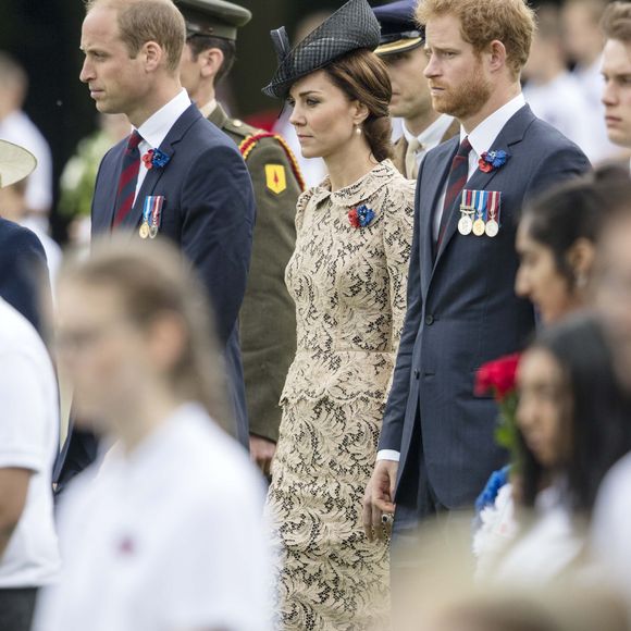 Le prince William, Kate Catherine Middleton, duchesse de Cambridge et le prince Harry - Commémorations du centenaire de la Bataille de la Somme à Thiepval, bataille qui fût la plus meurtrière de la Première Guerre Mondiale. Le 1er juillet 2016