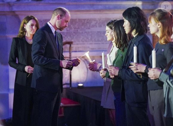 Le Prince et la Princesse de Galles allument des bougies lors d'une cérémonie au Guildhall de Londres, pour commémorer la Journée de la mémoire de l'Holocauste et le 80e anniversaire de la libération d'Auschwitz-Birkenau. Lundi 27 janvier 2025. Londres, Royaume-Uni. Photo by Arthur Edwards/The Sun/PA Wire/ABACAPRESS.COM