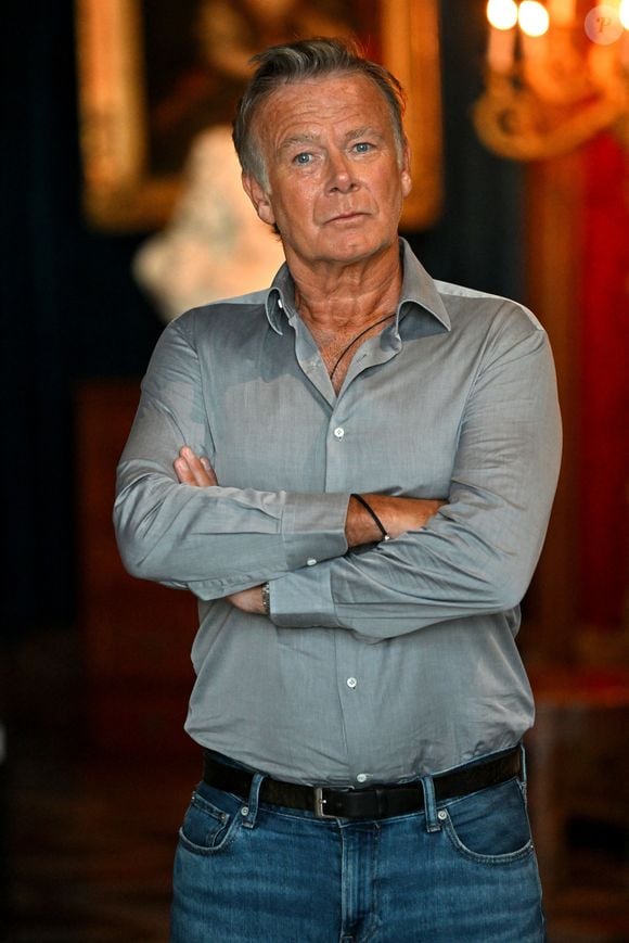 Franck Dubosc pour le film "Un ours dans le Jura" durant la 6ème édition du festival Cinéroman dédié aux adaptations cinématographiques de roman à Nice le 3 octobre 2024, dans le salon Versailles de l'hôtel Negresco. © Bebert / Jacovides / Bestimage