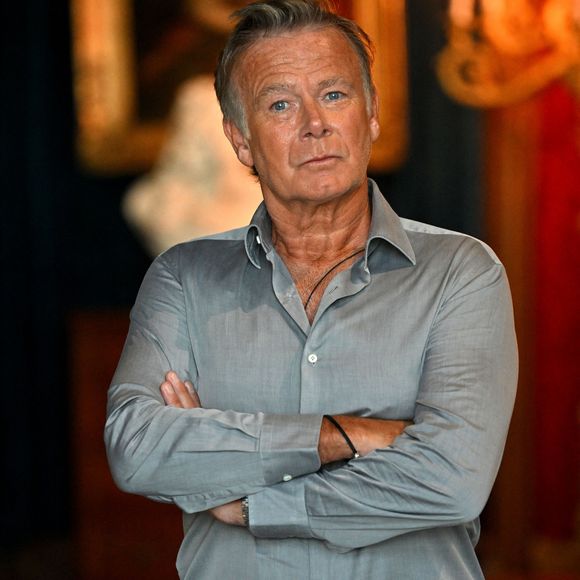 Franck Dubosc pour le film "Un ours dans le Jura" durant la 6ème édition du festival Cinéroman dédié aux adaptations cinématographiques de roman à Nice le 3 octobre 2024, dans le salon Versailles de l'hôtel Negresco. © Bebert / Jacovides / Bestimage