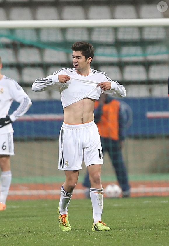 Enzo Zidane Fernández - Le Paris Saint-Germain accueillait le Real Madrid mardi soir en quarts de finale de la Youth League, la Ligue des Champions des moins de 19 ans, au stade Charléty à Paris le 11 mars 2014. Bestimage