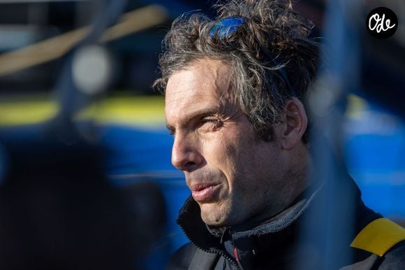 "Charlie a déclaré ne pas avoir les armes pour gagner. Il m’a dit : 'Papa, cette bataille, je ne la gagnerai pas'", a notamment révélé son père Antoine Comont

Le skipper de Macif Charlie Dalin remporte la dixième édition du tour du monde en solitaire Vendée Globe en pulvérisant le record de l’épreuve en 64 jours, 19 heures 22 minutes et 49 secondes aux Sables-d'Olonne, France, le 14 janvier 2025. © Alexis Courcoux/Psnewz/Bestimage