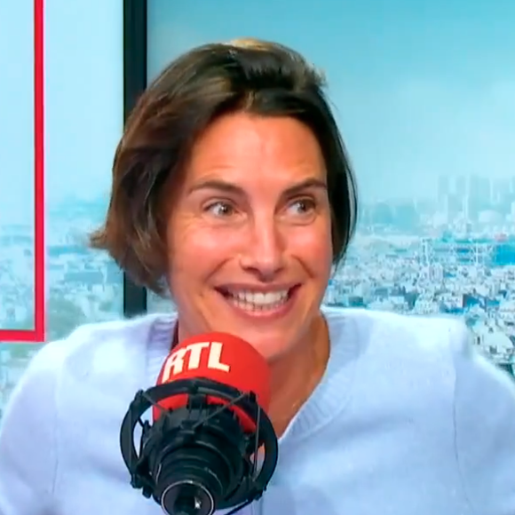 Au micro de RTL, elle s'est souvenue d'une anecdote cocasse...

Alessandra Sublet, sur RTL le samedi 24 janvier.