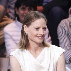 Exclusif - Jodie Foster - Plateau de l'émission "C à vous" lors du 78ème Festival International du Film de Cannes le 21 mai 2025. © Jack Tribeca / Bestimage
