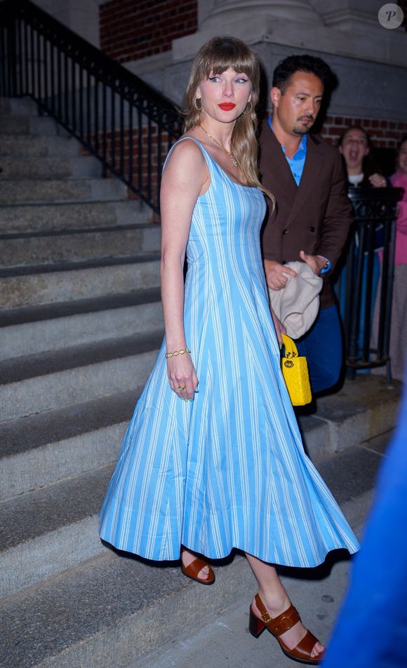 Avec cette initiative, la chanteuse pourrait ouvrir la voie à une nouvelle protection pour les artistes.

Taylor Swift a été aperçue quittant l'hôtel Jane à New York City. Photo par Backgrid USA / Bestimage