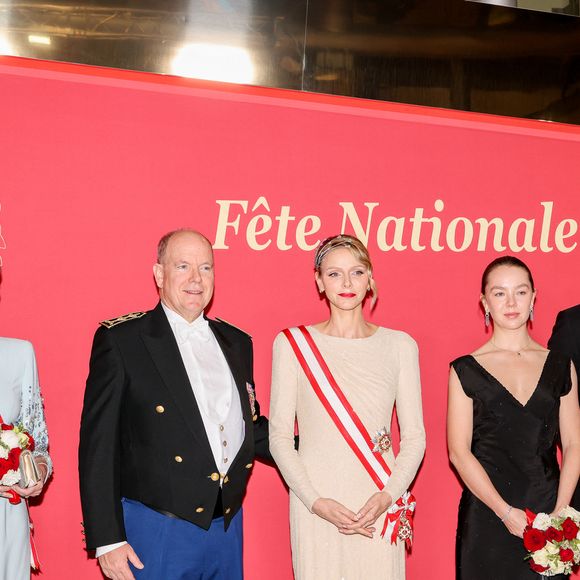 Andrea Casiraghi, la princesse Caroline de Hanovre, le prince Albert II de Monaco, la princesse Charlène de Monaco, la princesse Alexandra de Hanovre, Pierre Casiraghi et Ben Sylvester Strautmann - La famille princière de Monaco arrive au gala "Bonsoir Monte-Carlo - Grande revue - Josephine Baker" à l'opéra de Monte-Carlo à l'occasion de la fête nationale le 19 novembre 2025. Claudia Albuquerque/Bestimage