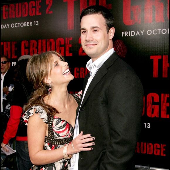Sarah Michelle Gellar et son mari Freddie Prinze Jr. à Los Angeles.
©JUAN RICO / FAME PICTURES / BESTIMAGE