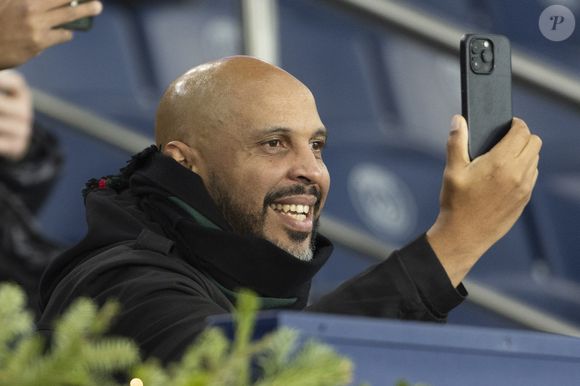 Une ville en proie aux flammes depuis le 7 janvier 2025
Coach Joe (coach star academy) - Célébrités dans les tribunes du Trophée des Champions entre le PSG et Toulouse (2-0) au Parc des Princes à Paris le 3 avril 2024. © Cyril Moreau/Bestimage