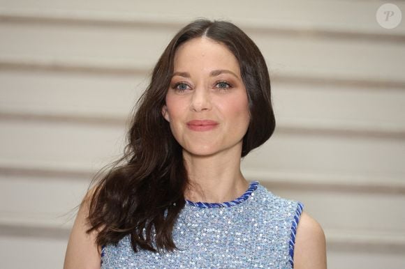 Marion Cotillard lors du défilé Chanel Haute-Couture automne-hiver 2025-2026 à Paris au Grand Palais le 8 juillet 2025
©Domine Jerome/ABACA