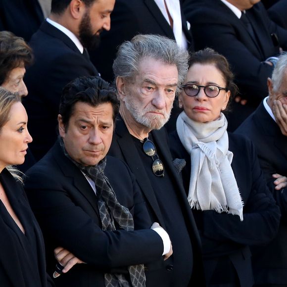 Laurent Gerra, Christelle Bardet, Eddy Mitchell, sa femme Muriel, Alain Terzian - Arrivées à l'hommage national à Charles Aznavour à l'Hôtel des Invalides à Paris. Le 5 octobre 2018
© Jacovides-Moreau / Bestimage