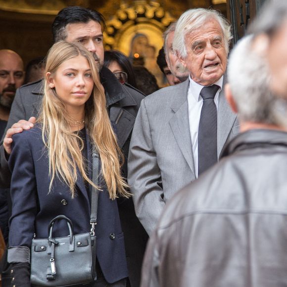 Jean-Paul Belmondo et sa fille Stella Eva Angelina Belmondo lors des funérailles de l'acteur, scénariste et réalisateur français Charles Gérard, à la cathédrale arménienne Saint-Jean-Baptiste, le 26 septembre 2019 à Paris, en France. Photo de Nasser Berzane/ABACAPRESS.COM