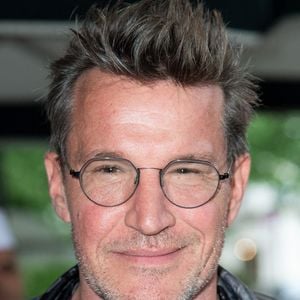 Benjamin Castaldi lors du 140e anniversaire des Deux Magots à Paris, en France, le 29 avril 2024. Photo : Aurore Marechal/ABACAPRESS.COM