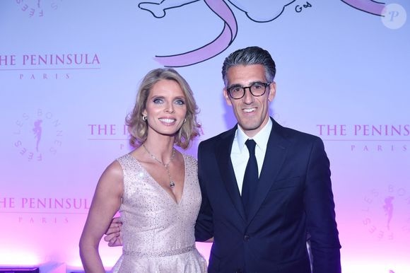 Les Miss France se sont succédées sur le tapis rose.

Sylvie Tellier, Jérémy Redler (maire du 16ème arrondissement de Paris) - Soirée de gala du 10ème anniversaire de l’association "Les Bonnes Fées" à l’Hôtel The Peninsula Paris le 8 octobre 2025. The Peninsula Paris renouvelle son soutien dans la campagne Octobre Rose au côté de l’artiste G.Sardin.   © Rachid Bellak/Bestimage