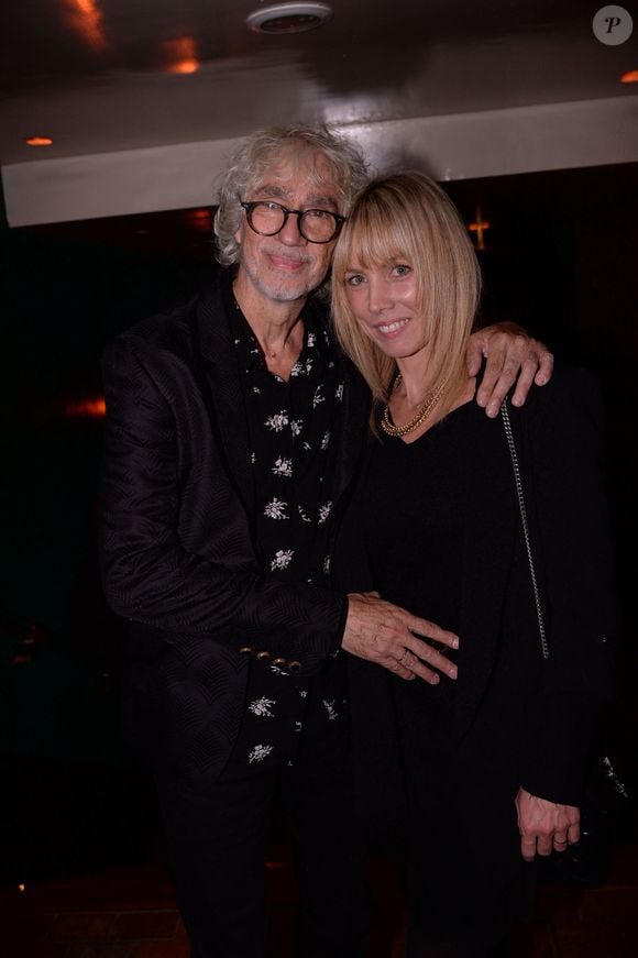 Exclusif - Louis Bertignac avec sa femme Laeticia - After de Garou au restaurant Manko à l'issue de son concert à la salle Pleyel à Paris le 7 octobre 2021. © Rachid Bellak/Bestimage