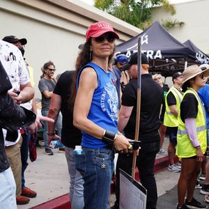 L'actrice Justine Bateman soutient les grévistes à Los Angeles le 14 septembre 2023