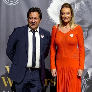 Laurent Gerra et Christelle Bardet - Photocall de la cérémonie de remise du Prix Lumière à W.Wenders à l'occasion de la 15ème Edition du Festival Lumière de Lyon. Le 20 octobre 2023
© Sandrine Thesillat / Panoramic / Bestimage