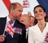 En effet, l'équipe d'Angleterre est désormais en route pour la grande finale de l'UEFA.
Le prince William et Kate Middleton assistent à un concert pour marquer le 80e anniversaire du jour de la Victoire en Europe à Horse Guards Parade à Londres, le 8 mai 2025.
Photo : Chris Jackson / WPA-Pool / Bestimage