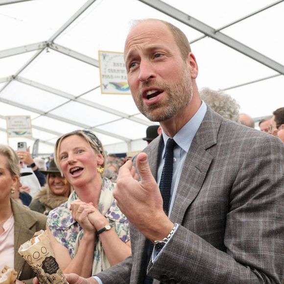 Le prince William et Sophie Rhys-Jones - Le Prince de Galles, connu sous le nom de Duc de Cornouailles lorsqu'il est en Cornouailles, et la Duchesse d'Edimbourg, avec des Duchy Pasties lors d'une visite au pavillon de l'alimentation et de l'agriculture au Royal Cornwall Show au Royal Cornwall Showground, Whitecross, Wadebridge. Vendredi 6 juin 2025. Photo by Chris Jackson/PA Wire/ABACAPRESS.COM