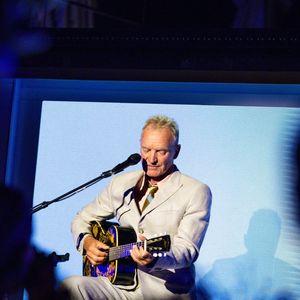 Le chanteur britannique continue : "Je suis fier d’être devenu un patriarche, de pouvoir envoyer mes petits-enfants dans de bonnes écoles."

Monte-Carlo, Monaco - Des invités triés sur le volet ont embarqué à bord du Luminara pour une croisière exclusive, naviguant avec style sur un yacht de luxe. Cette soirée étoilée a offert des instants de glamour, une vue imprenable sur la mer et des animations haut de gamme alors que le navire quittait le port pour son voyage le 30 juin 2025. © Backgrid USA / Bestimage