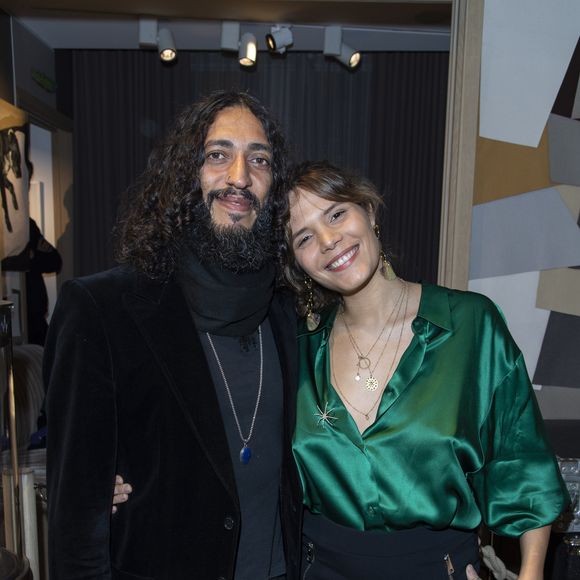 La fille de Julien Clerc et de Virginie Coupérie-Eiffel, née en 1988, explique ainsi que son troisième album "Regarde" sorti en juin 2025 évoque sa séparation avec le père de son fils

Exclusif - Robinho Tavares et  Vanille Clerc - Soirée privée pour le lancement de la collaboration de la marque Nathalie Blanc avec Lorenz Bäumer à Paris le 28 novembre 2019. © Pierre Perusseau/Bestimage