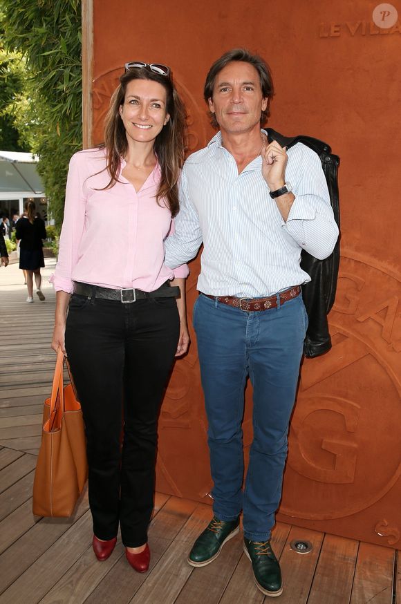 "J’ai marié mes deux sœurs, c’est du stress quand même", a également ajouté la journaliste

Anne-Claire Coudray et son compagnon Nicolas Vix au village des Internationaux de Tennis de Roland Garros à Paris le 8 juin 2017 © Cyril Moreau-Dominique Jacovides/Bestimage