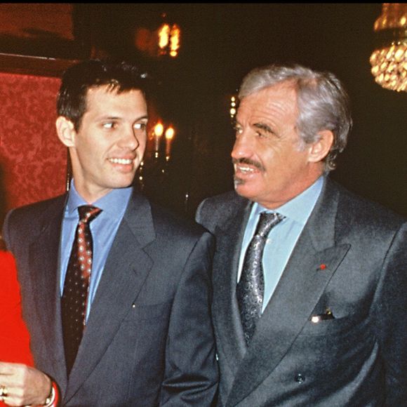 Archives - Patricia, Elodie Constantin, Paul Belmondo, Jean-Paul Belmondo et Luana - Représentation de la pièce "La trilgie de Pagnol" au Théâtre des Variétés à Paris. BERTRAND RINDOFF PETROFF / BESTIMAGE