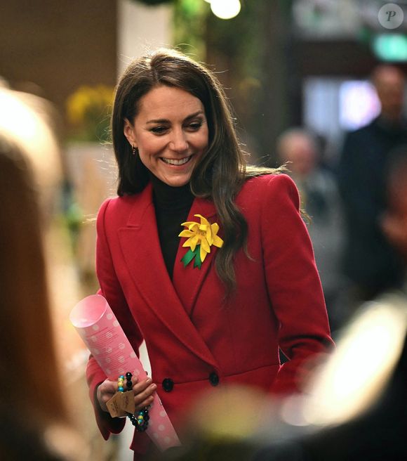 Et elle revient sur le devant de la scène. 

Kate Middleton pendant une visite au marché de Pontypridd le 27 février 2025. 

Photo : Alpha / Bestimage