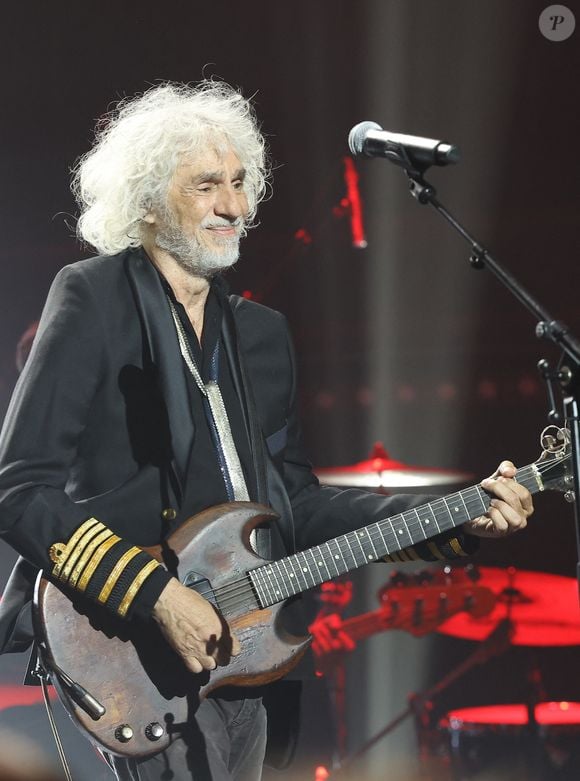 “Et même si elle n’a pas choisi la voie musicale que je souhaitais pour elle, le funk et le rock, elle a fait une belle carrière dans la variété et le cinéma”, a-t-il ajouté.

Louis Bertignac - 5ème édition de l'émission "Psychodon, Unis face aux maladies psychiques" à l'Olympia à Paris le 12 juin 2023. © Coadic Guirec/Bestimage