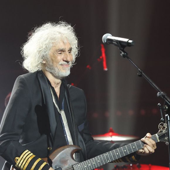 “Et même si elle n’a pas choisi la voie musicale que je souhaitais pour elle, le funk et le rock, elle a fait une belle carrière dans la variété et le cinéma”, a-t-il ajouté.

Louis Bertignac - 5ème édition de l'émission "Psychodon, Unis face aux maladies psychiques" à l'Olympia à Paris le 12 juin 2023. © Coadic Guirec/Bestimage