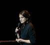On y voit notamment Catherine Ringer participer à un teaser de son groupe, Family Affair, et l'accompagner sur scène sur des titres comme "Andy" ou "C'est comme ça".

Catherine Ringer - 11ème édition de la "Nuit de la déprime" aux Folies Bergère à Paris le 6 octobre 2026. © Anne-Sophie Guebey / Bestimage