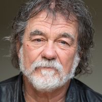 "J'ai été loin dans l'alcool" : Olivier Marchal aborde avec franchise ce qui l'empêche d'être "totalement alcoolique"