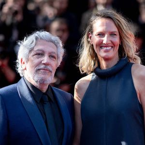 “C’est précieux ce p’tit truc”, explique Alain Chabat à propos de son histoire avec Tiara Comte

Alain Chabat et sa Femme Tiara Comte - Montée des marches du film « L’amour ouf » lors du 77ème Festival International du Film de Cannes, au Palais des Festivals à Cannes. Le 23 mai 2024. Norbert Scanella / Panoramic / Bestimage