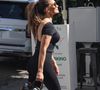Elle s’entraîne environ six jours par semaine pour garder la forme.

EXCLUSIVE Los Angeles, CA Jennifer Lopez est sportive dans un haut noir et un legging associé à des baskets blanches et un sac à main noir élégant alors qu'elle arrive pour déjeuner avec une amie au restaurant The Ivy à Los Angeles.

Backgrid USA / Bestimage