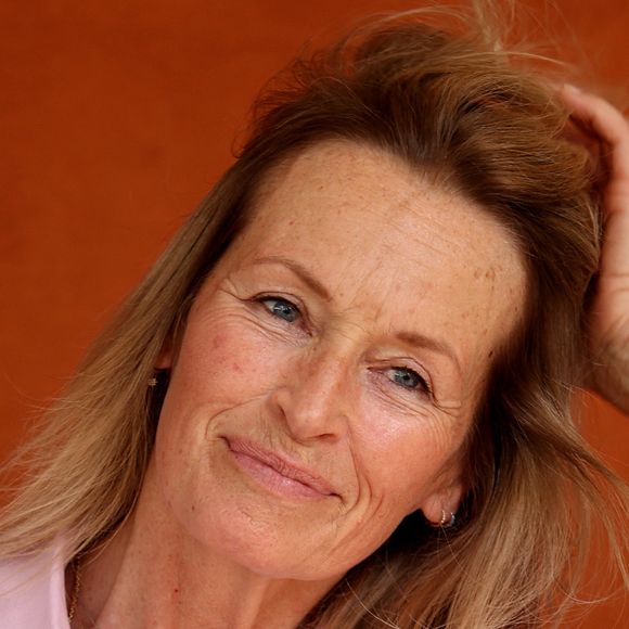 Estelle Lefébure au photocall du village lors des Internationaux de France de Tennis de Roland Garros 2026, à Paris, France, le 29 mai 2026. © Dominique Jacovides/Bestimage