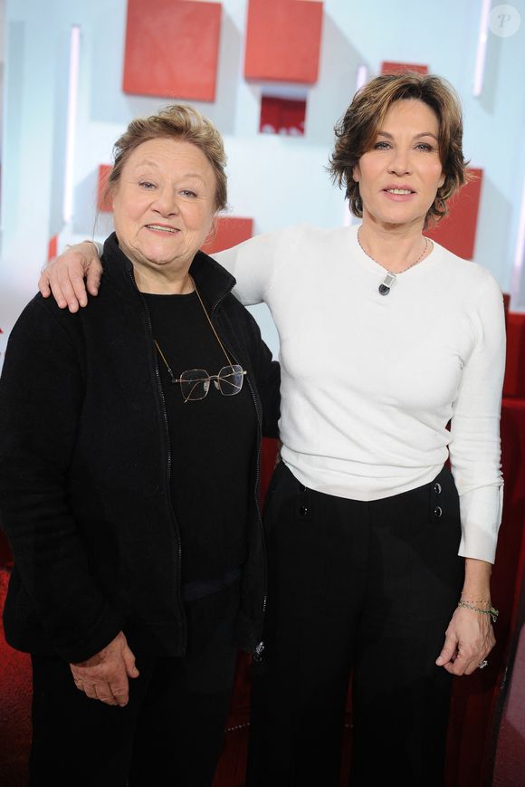 Exclusif - Clemence Massart et Mathilde Seigner - Enregistrement de l'émission Vivement dimanche au studio Rive gauche, présentée par Michel Drucker . Diffusion sur France 3 le 22 février 2026 © Guillaume Gaffiot/Bestimage